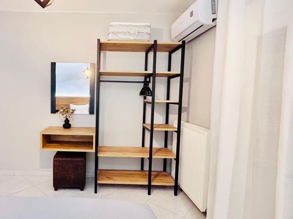 Bed, Photo of the whole room, Bedroom, wardrobe, air conditioner