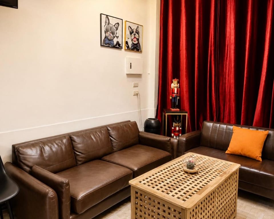 Living room, Seating area