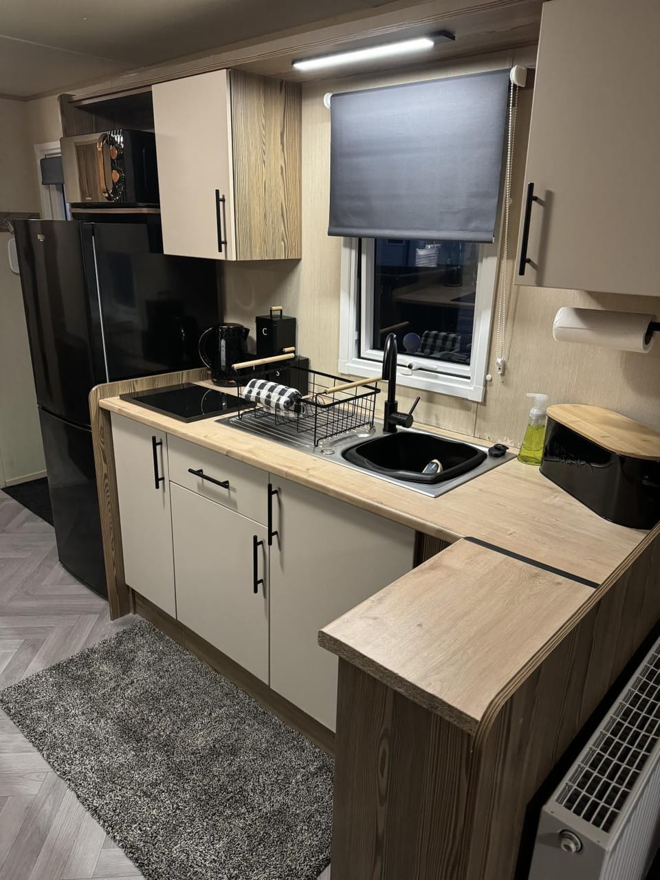 Kitchen or kitchenette, oven, pet friendly, stove