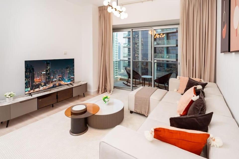 Prime Retreats - steps to Grosvenor Hotel Marina Apartment in Dubai