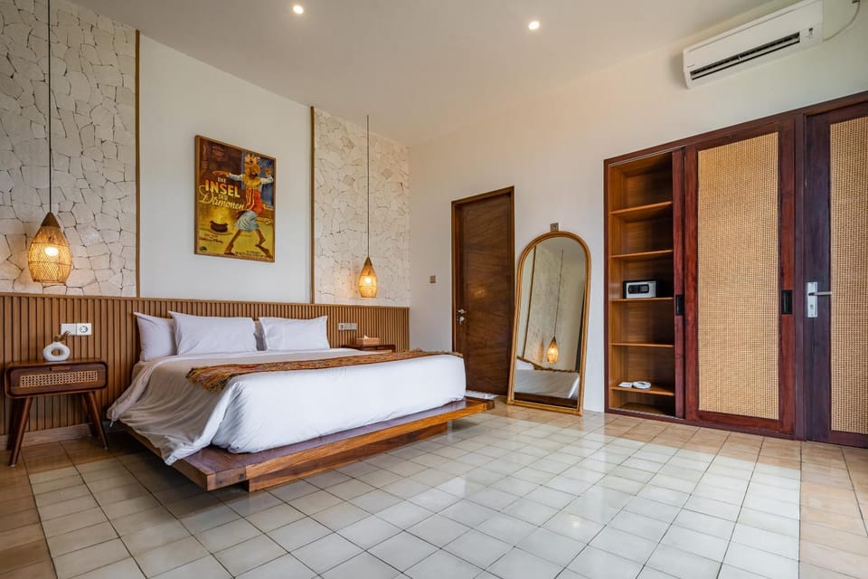 Bed, Photo of the whole room, Bedroom, air conditioner