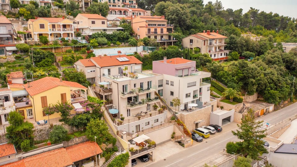 Property building, Bird's eye view