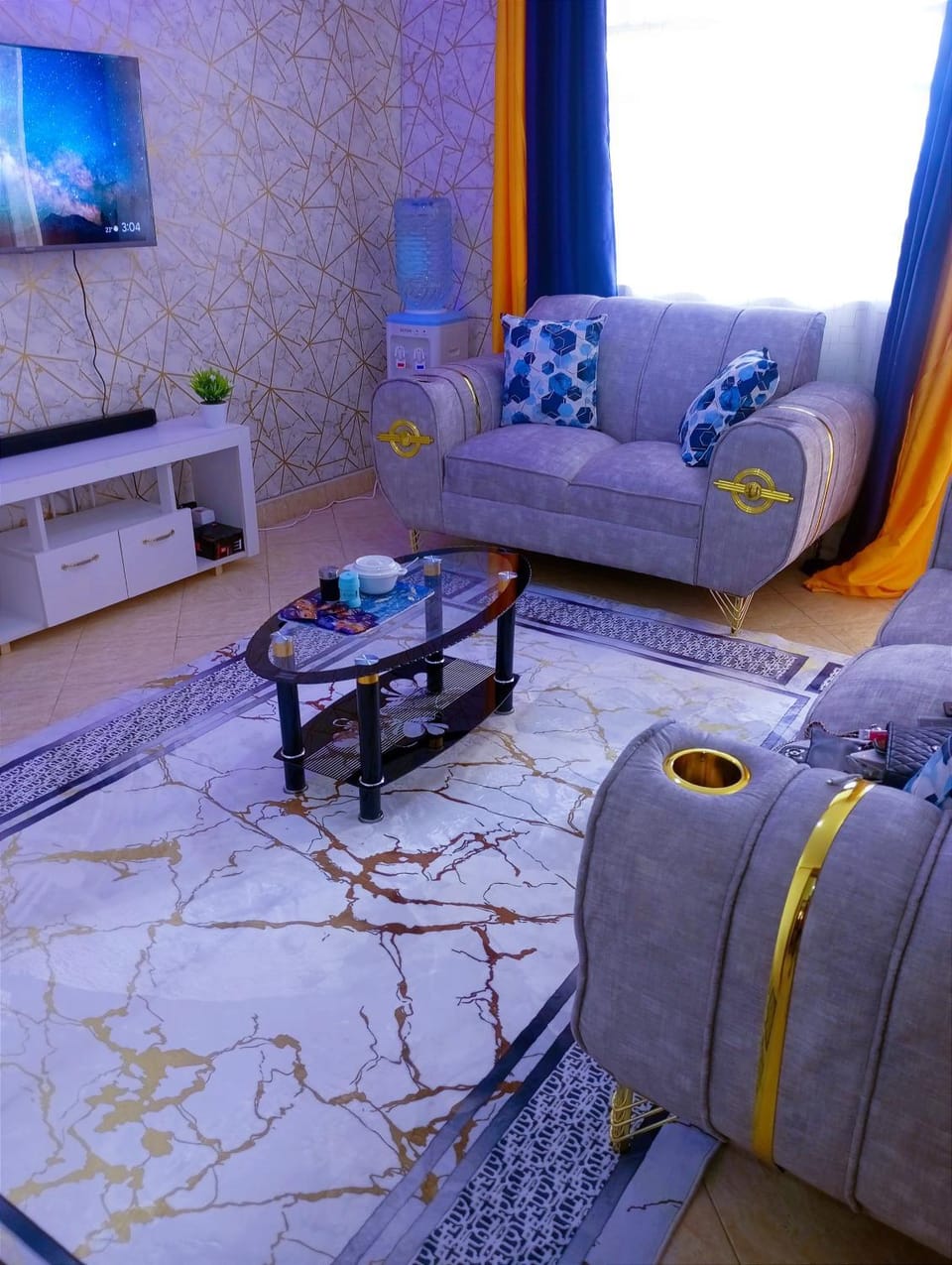 TV and multimedia, Living room, Seating area, Evening entertainment