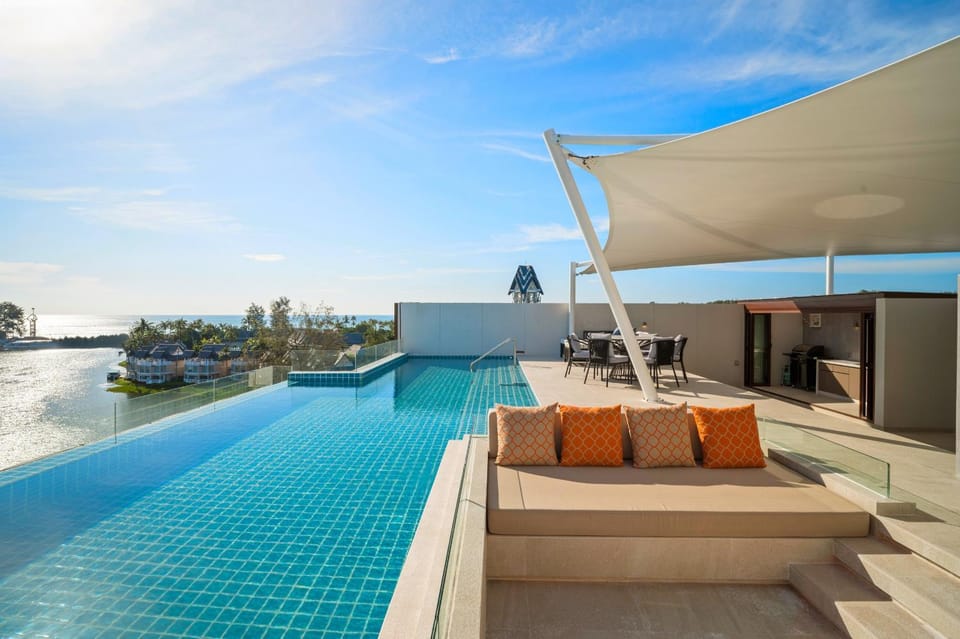 View (from property/room), Swimming pool, sunbed