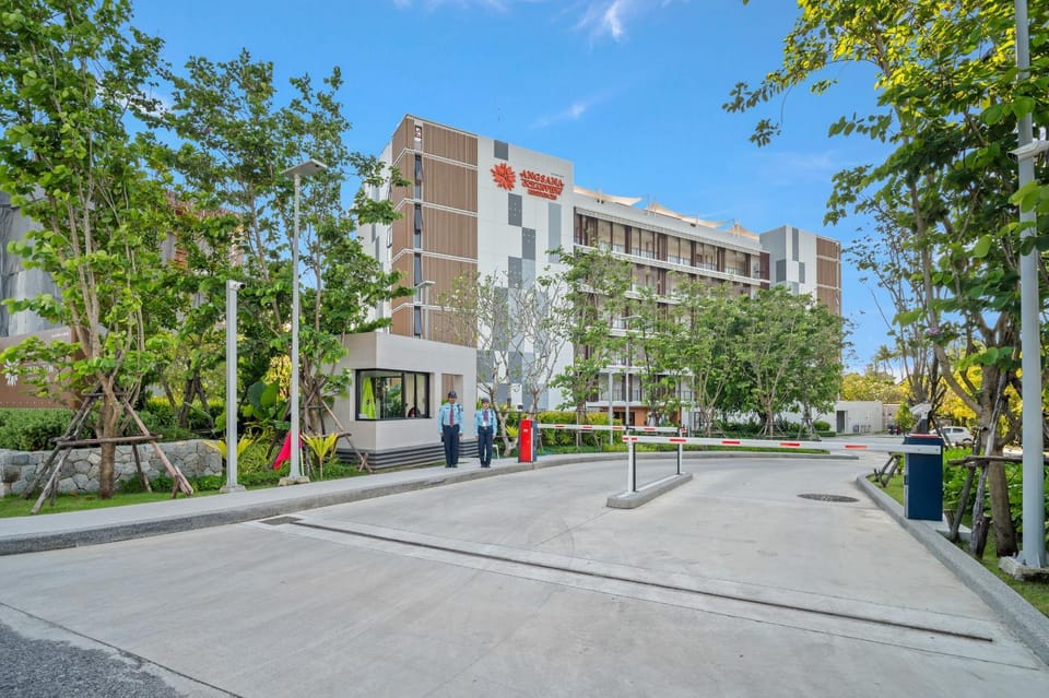 Property building, Facade/entrance