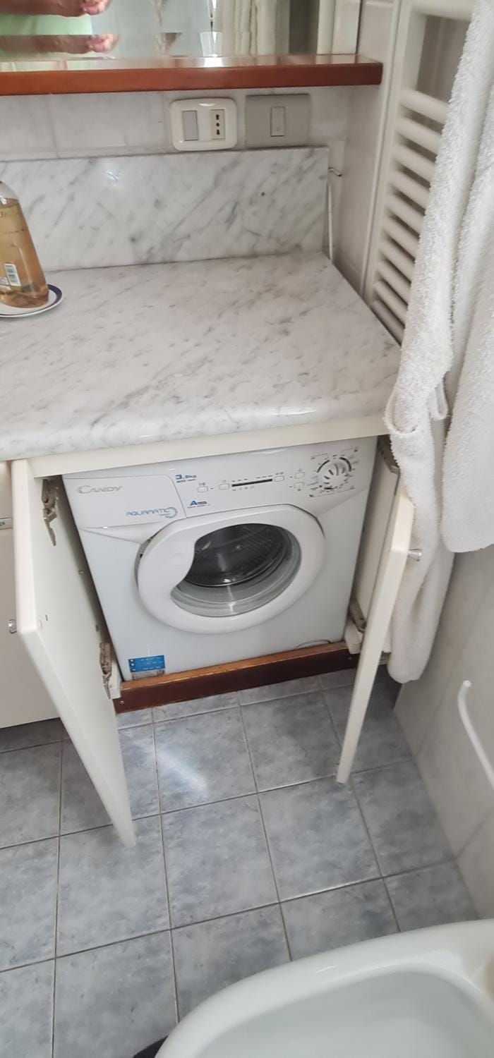 Toilet, Bathroom, washing machine