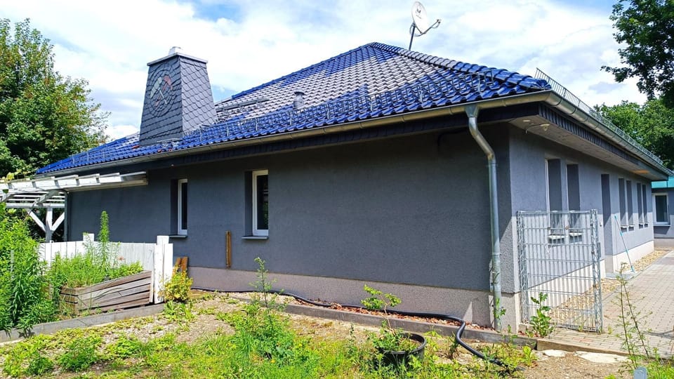 Property building, Off site, Street view