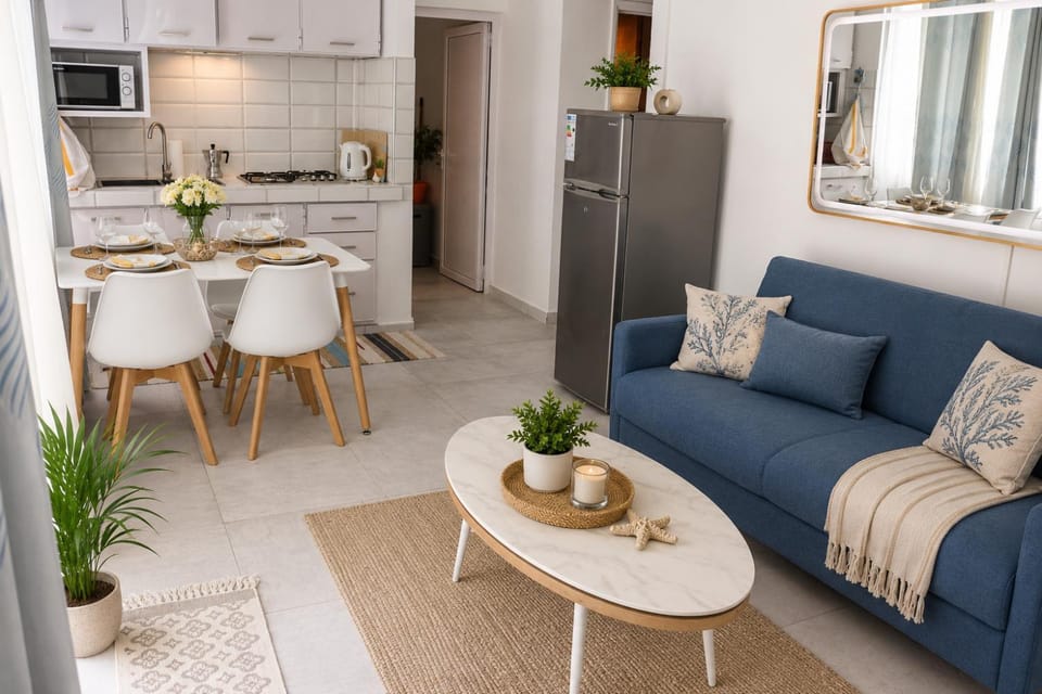 Kitchen or kitchenette, Living room