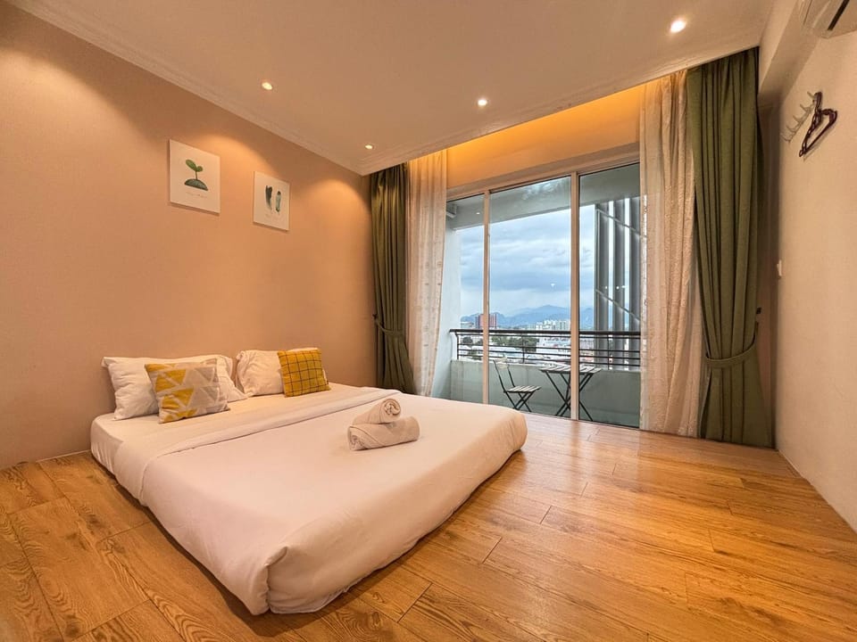 Bed, Living room, Bedroom, towels
