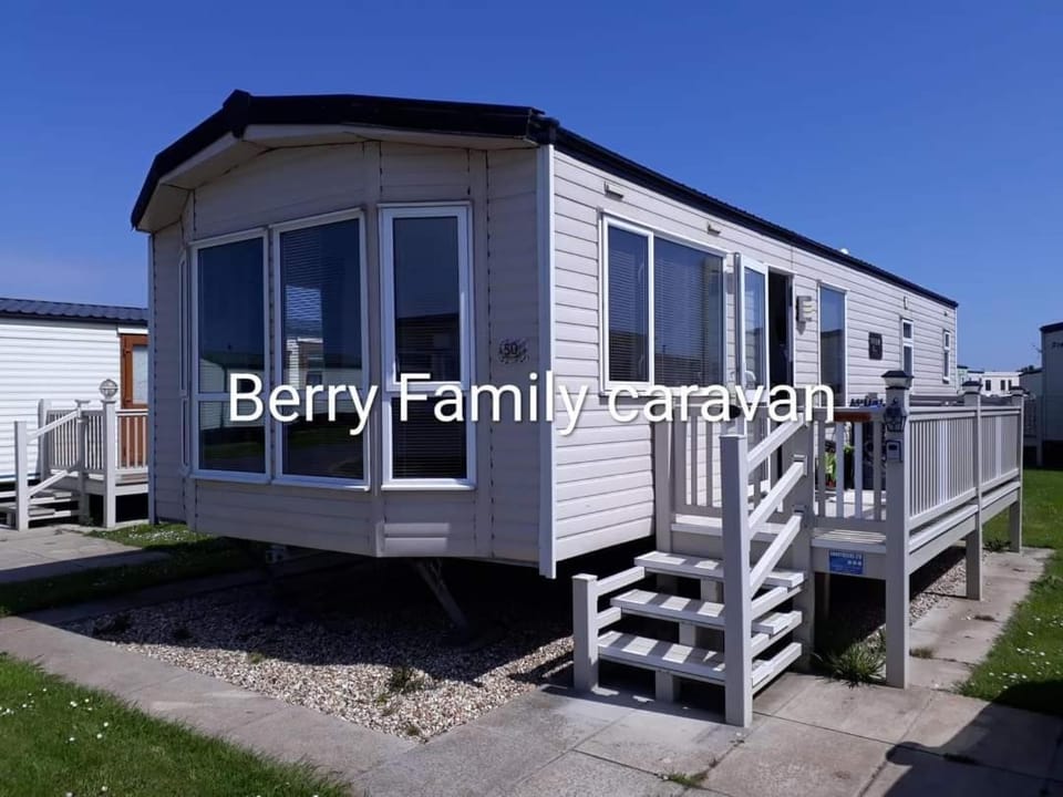 Golden palm resort chapel st Leonard's Skegness Meadow lakes area House in Chapel Saint Leonards