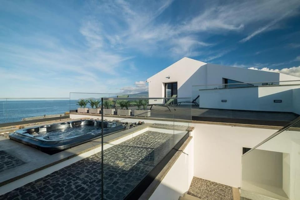 Casa da Suta - Jacuzzi with Ocean View House in Azores District