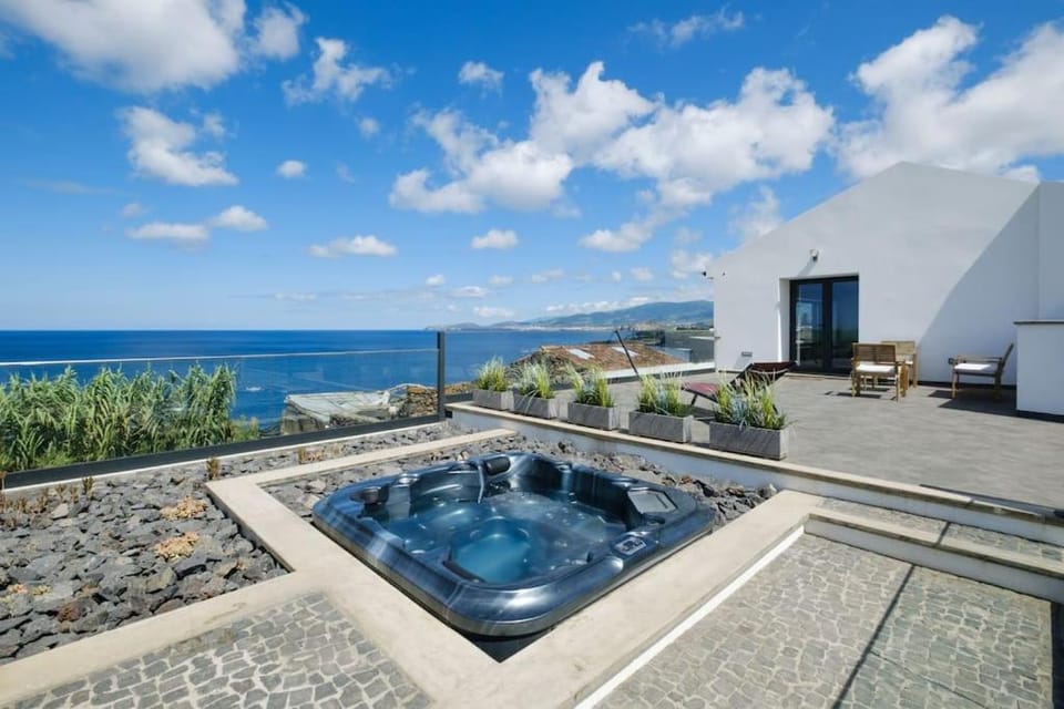 Casa da Suta - Jacuzzi with Ocean View House in Azores District