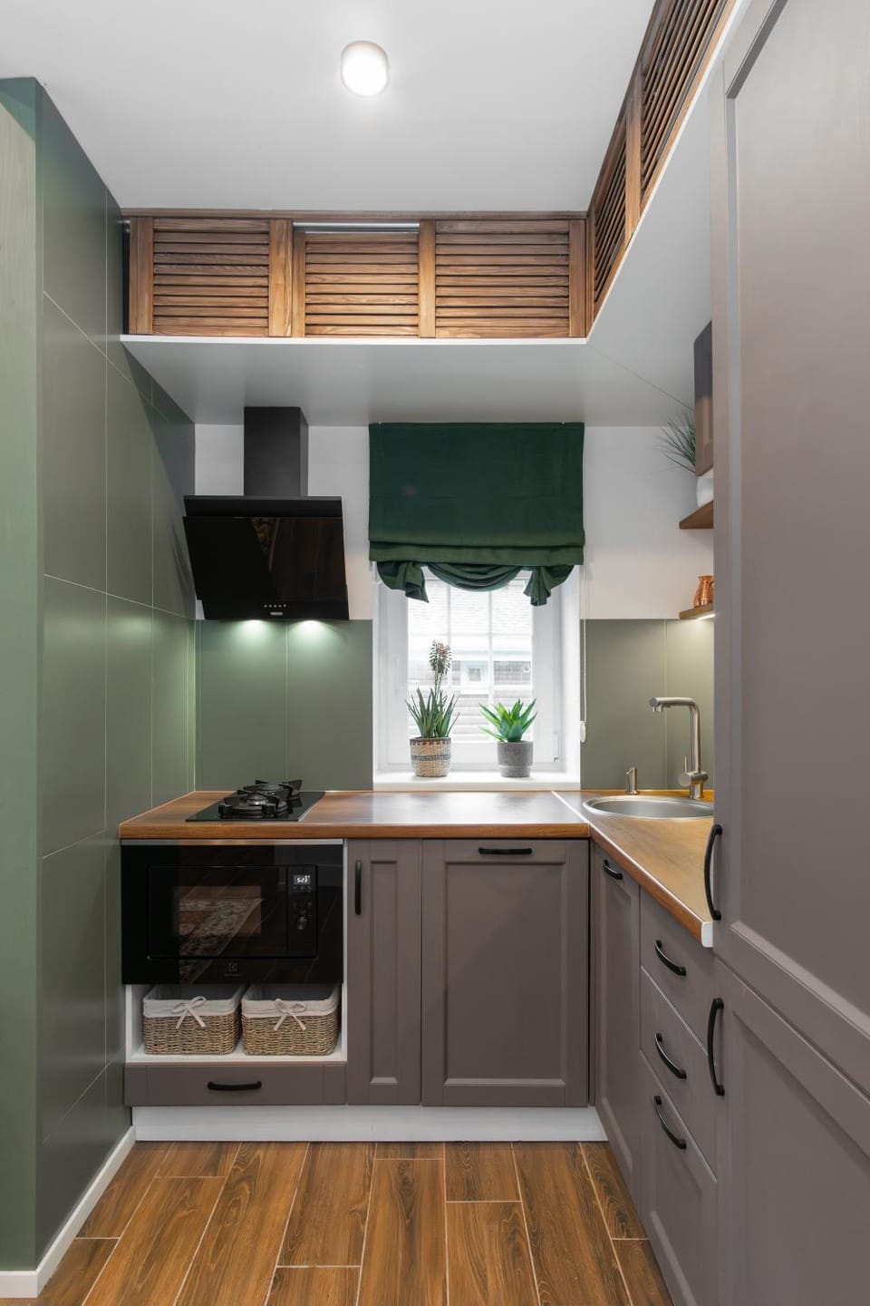 Kitchen or kitchenette, stove