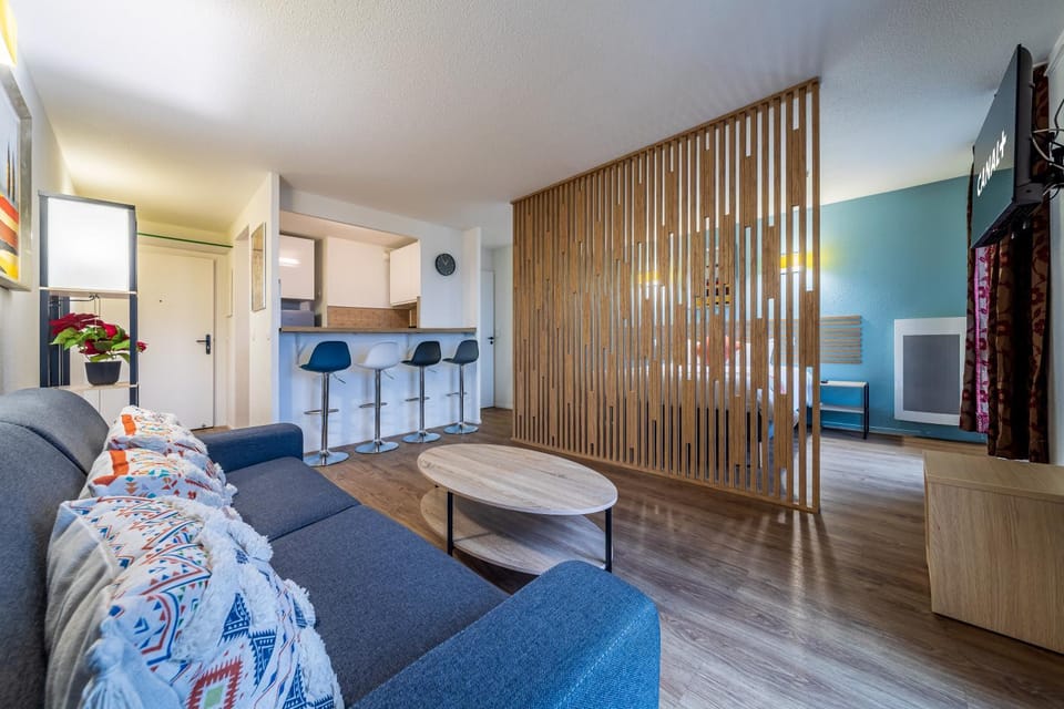 Serenity Aparthotel, la Défense - Eiffel tower view - 5 min walk to Subway Apartment in Puteaux