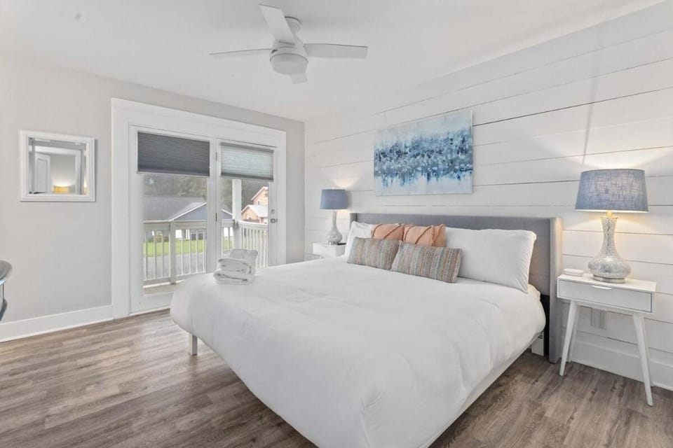The Costal Haven - 5 Min Beach, 15 Min to DT House in Mount Pleasant