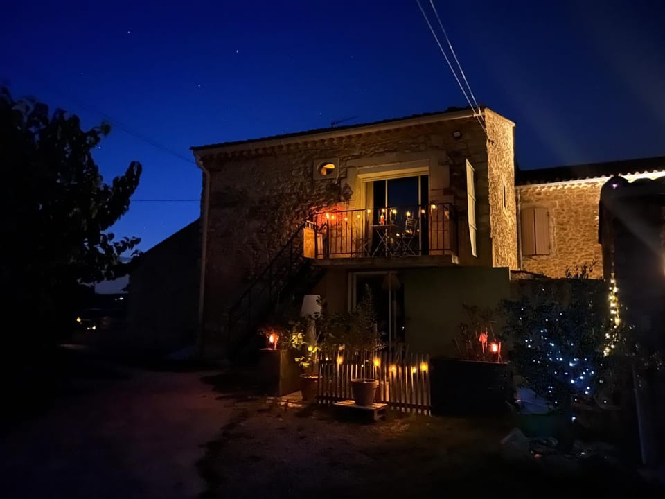 GITE de Rose sous les étoiles House in Pont-Saint-Esprit