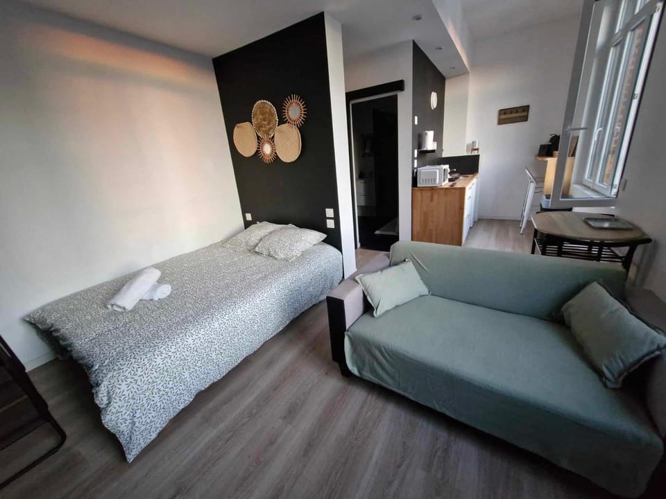 Canada 6 Apartment in Valenciennes