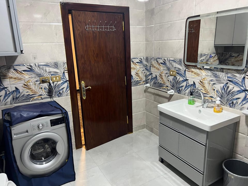 Three bedrooms apartment for Stars near city stars Apartment in Cairo Governorate