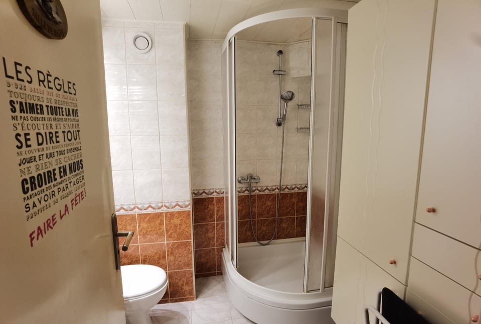 Shower, Toilet, Bathroom