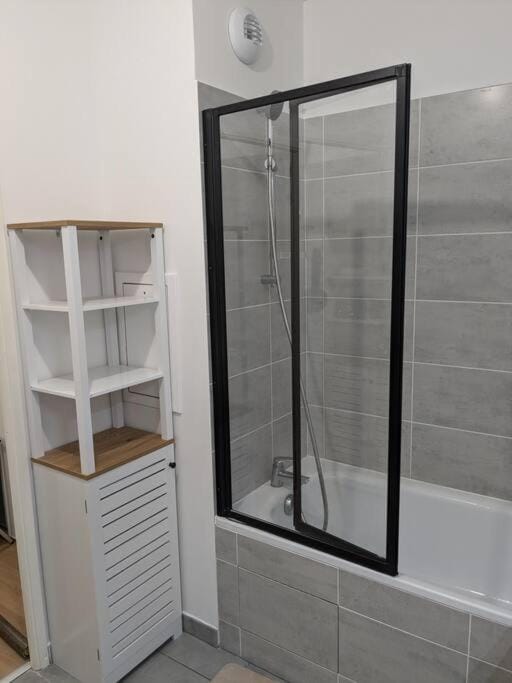 Hébergement Verneuil tout confort neuf 68m carré Apartment in Île-de-France