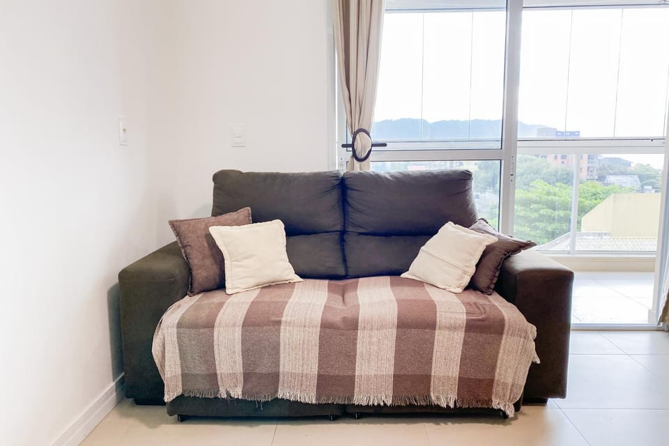 Praia de Palmas - 100m do Mar - Apto Climatizado e Pet Friendly - 0130 Apartment in Florianopolis