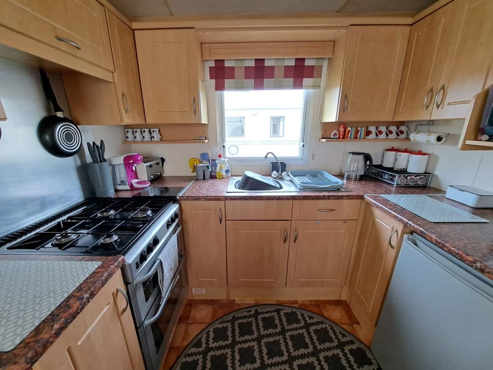 Coffee/tea facilities, Kitchen or kitchenette, oven, toaster