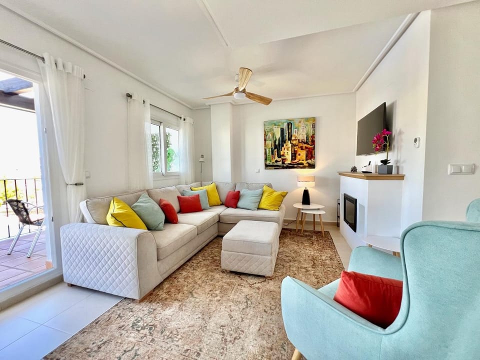 TV and multimedia, Living room, Seating area, fireplace