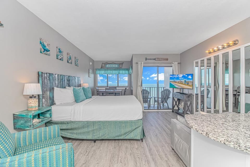 Updated 2 BR Condo-Breathtaking Oceanfront Views- Palace 2101 and 2102 House in Myrtle Beach