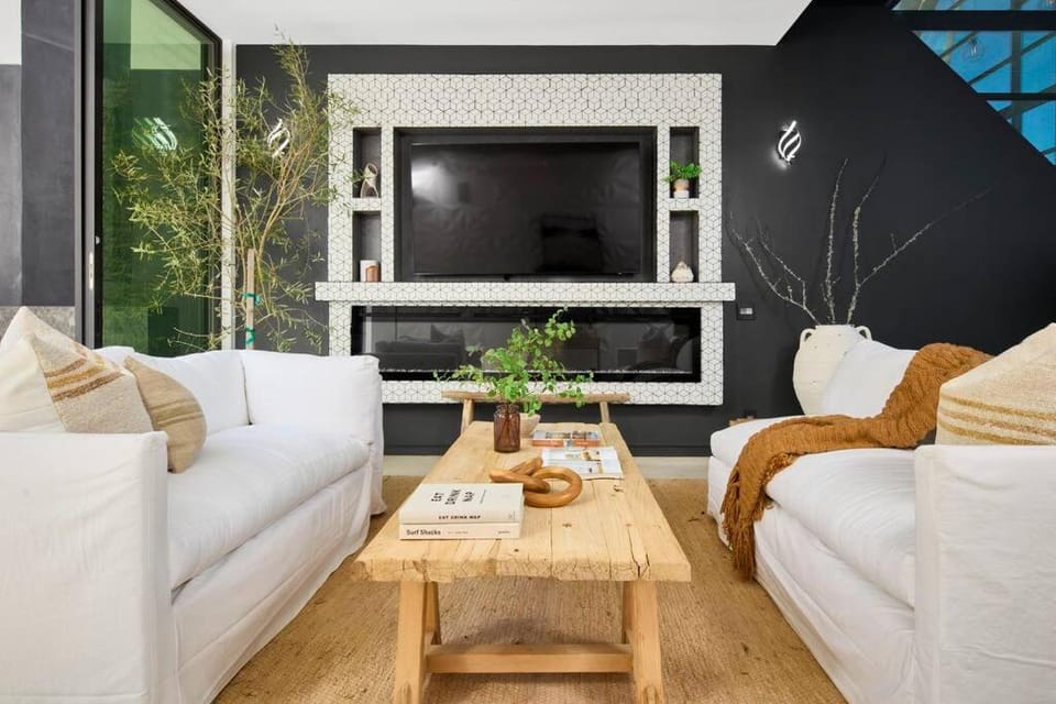 Venice Oasis w Pool, Spa, Rooftop, Walk to Beach Villa in Venice Beach