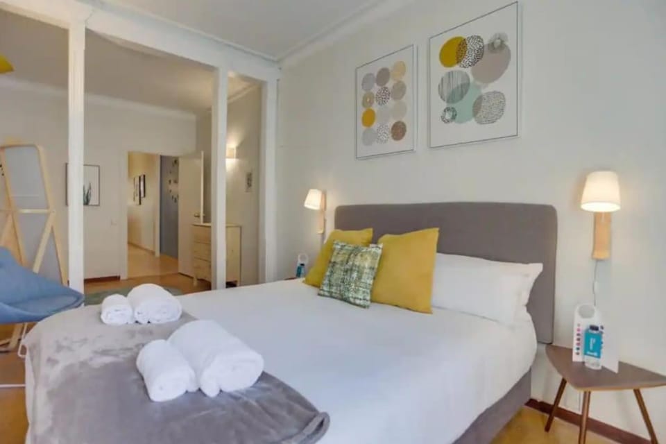 Bed, Photo of the whole room, Bedroom, towels, wardrobe