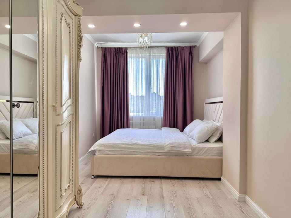 Bed, Photo of the whole room, Bedroom, wardrobe