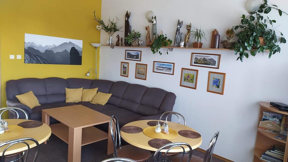 Communal lounge/ TV room, Internal: Not applicable to any particular room