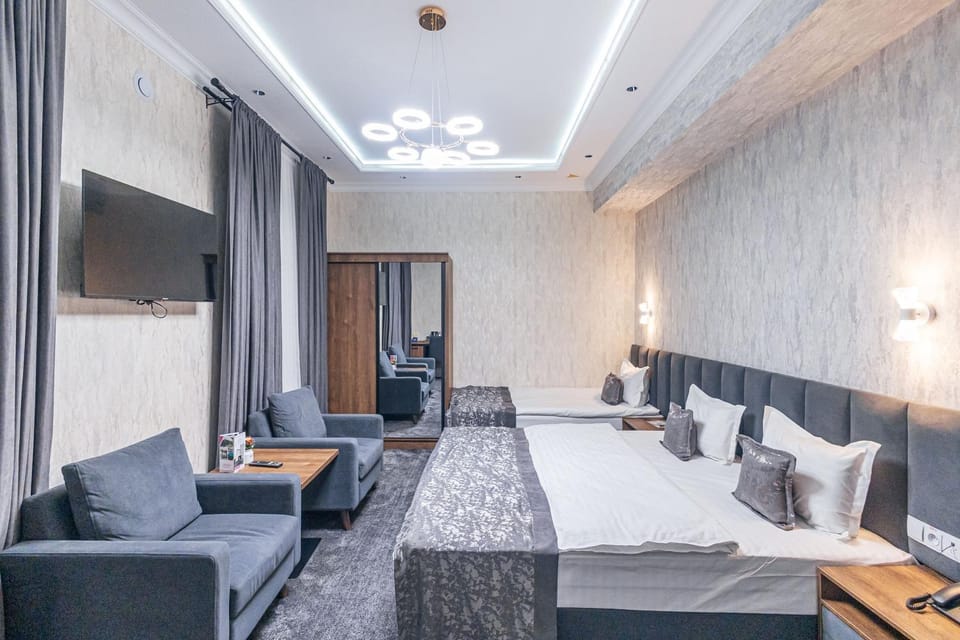 Photo of the whole room, Bedroom