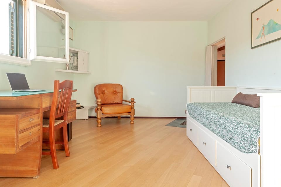Windrose Parrot' s Nest Apartment in Livorno