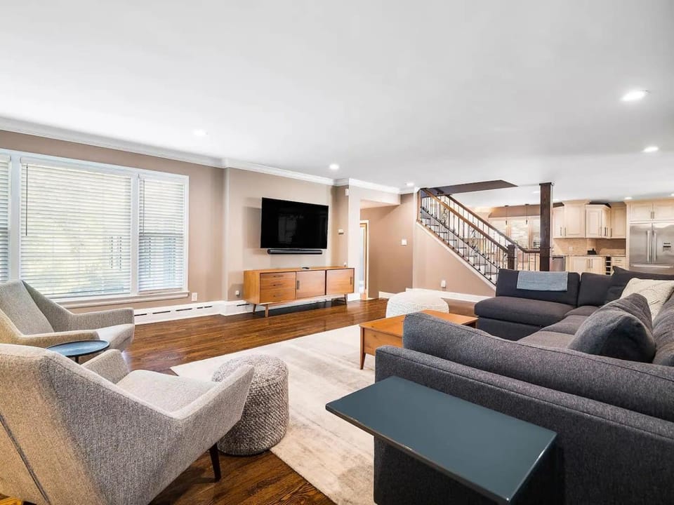 Shaker Prestige - 4 000 sq ft - Calm and Quiet House in Beachwood