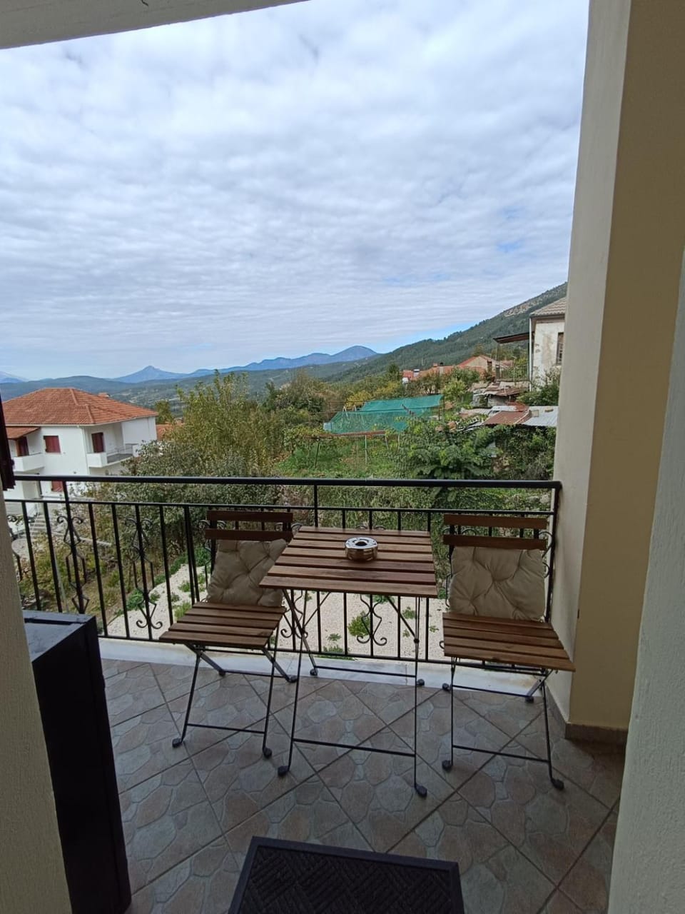 Balcony/Terrace, Mountain view