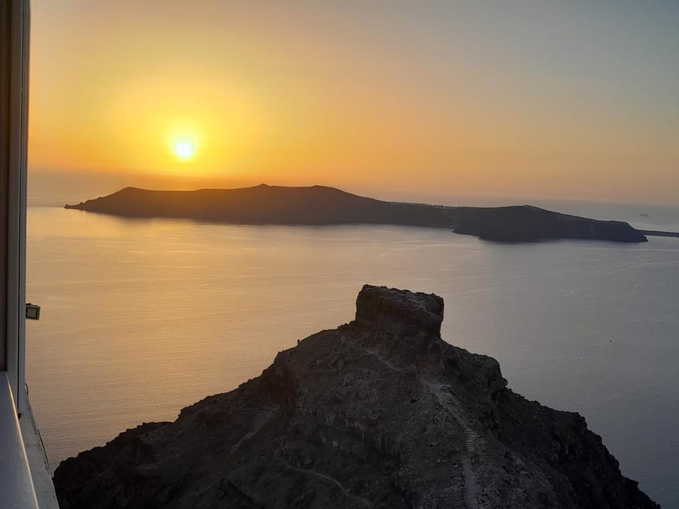 Amazing Room on the Cliff with shared pool & Buffet breakfast Hotel in Imerovigli