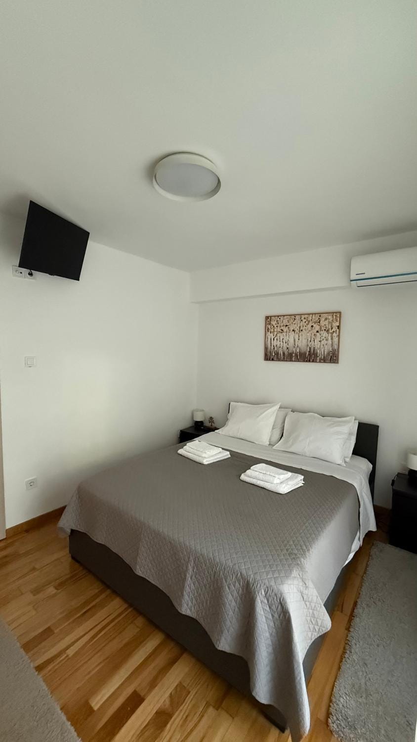 Oasis Downtown GLYFADA Apartment in South Athens