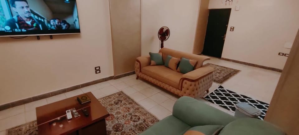 Communal lounge/ TV room, TV and multimedia, Seating area