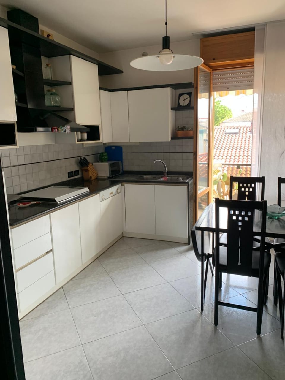 Kitchen or kitchenette, Dining area, dishwasher, stove