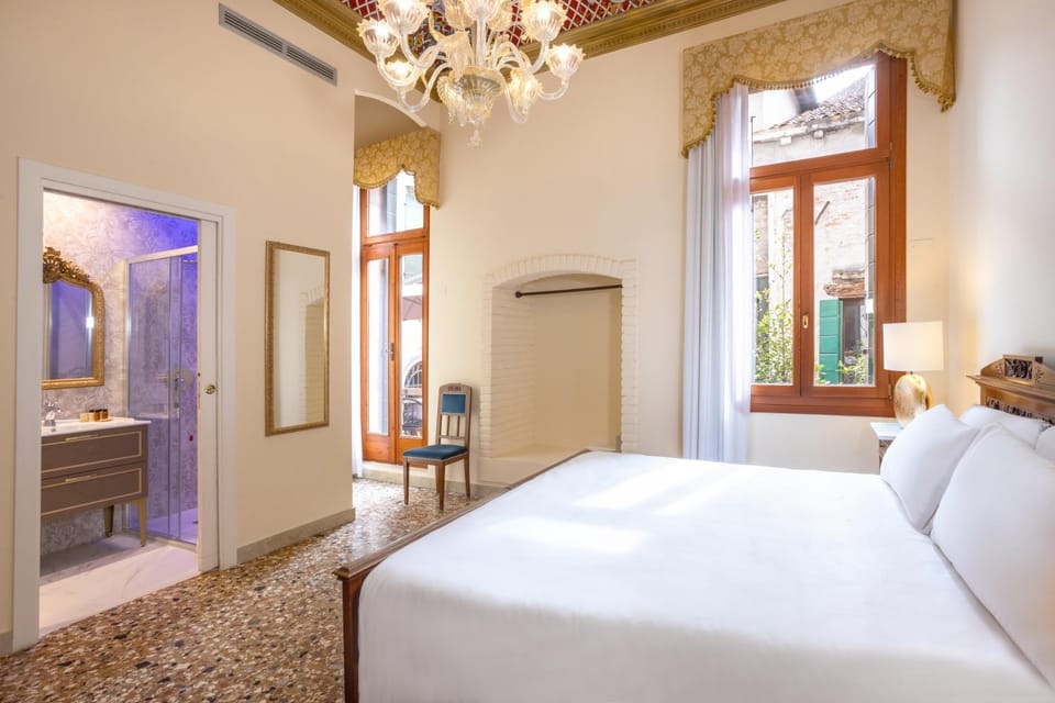 Bed, Photo of the whole room, Bedroom, air conditioner