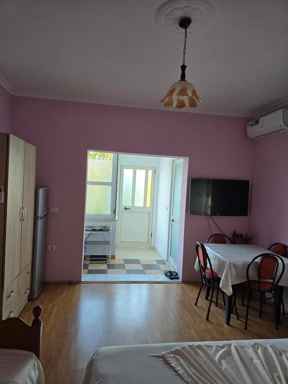 TV and multimedia, Photo of the whole room, air conditioner