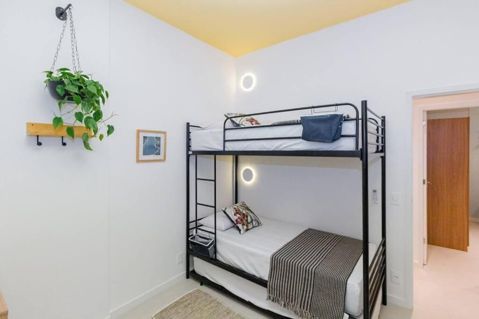 Apartamento com vaga no Arpoador Apartment in Rio de Janeiro