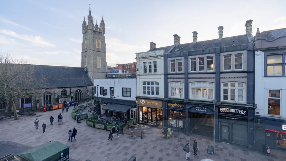 Neighbourhood, City view, Landmark view, Street view, Location