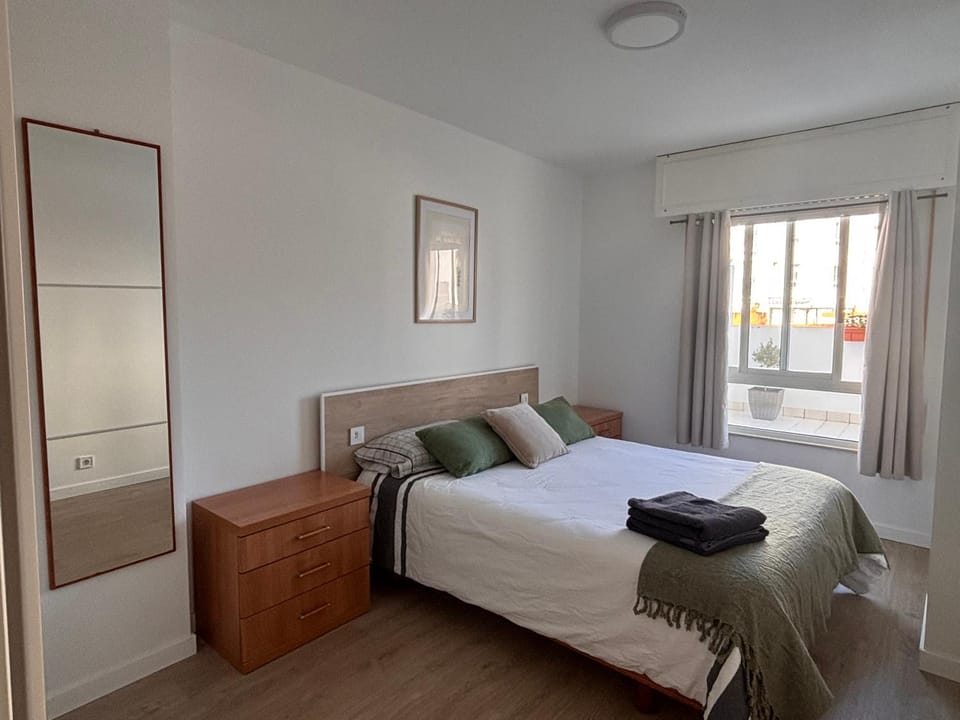 Bed, Photo of the whole room, Bedroom, towels, wardrobe