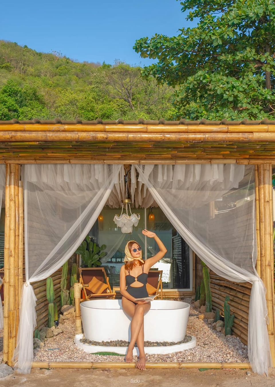 Bamboo Beachfront Koh Larn Hotel in Chon Buri Changwat