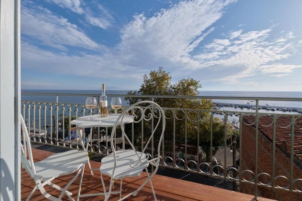 Iris Home Apartment in Decentralized Administration of the Aegean