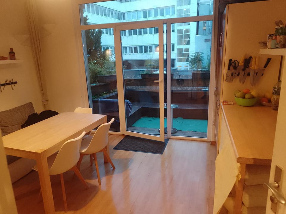 Zimmer in weißhausstraße in einer Wohnung Vacation rental in Cologne