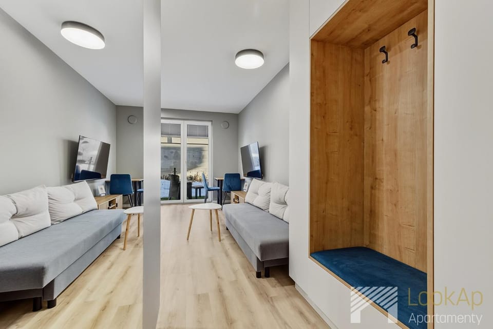 Living room, Photo of the whole room