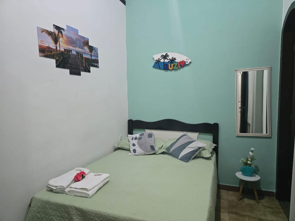 Photo of the whole room, Bedroom, towels